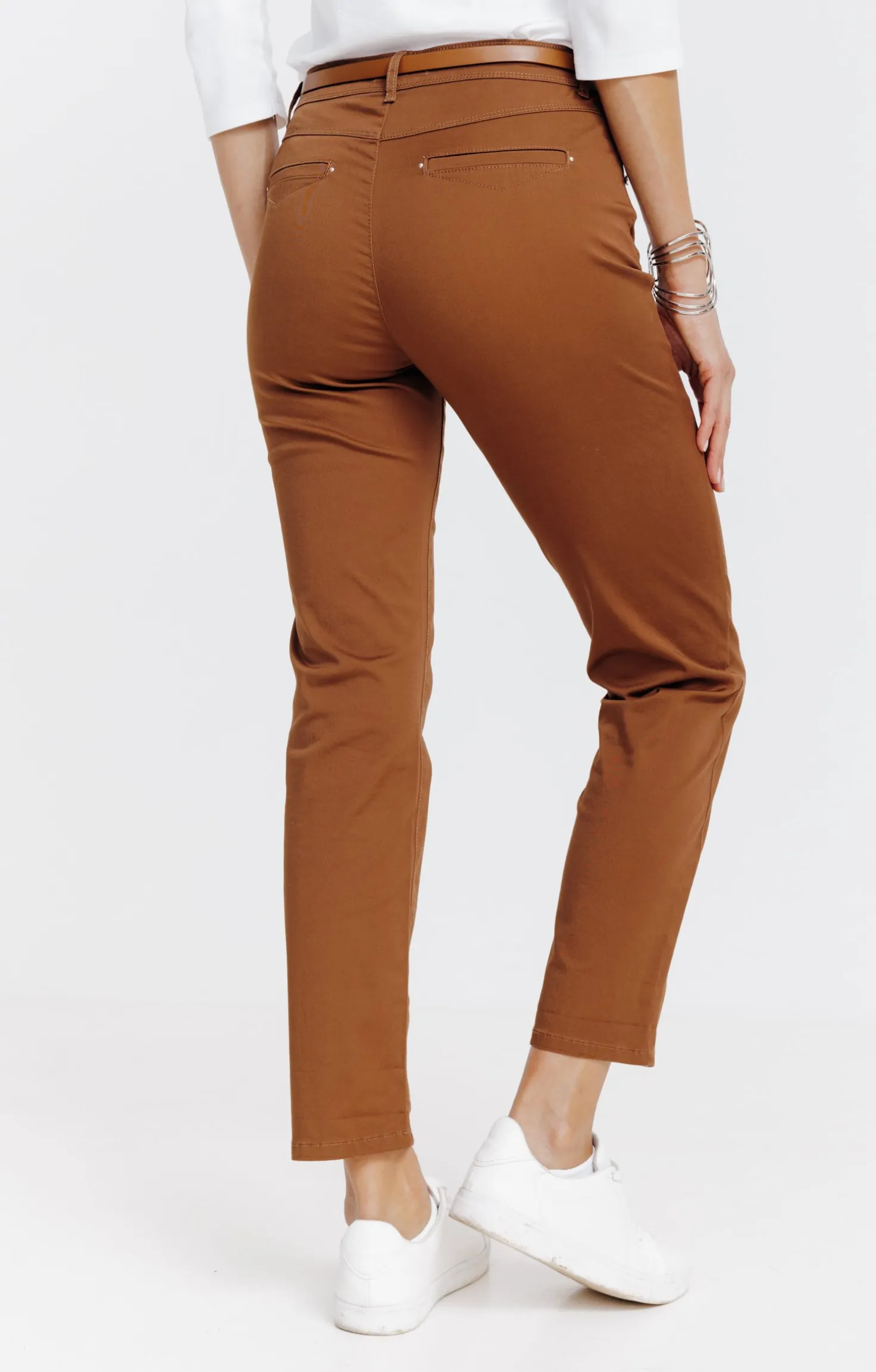 Armand Thiery Pantalon 7/8 forme chino avec ceinture - Marronclair Outlet