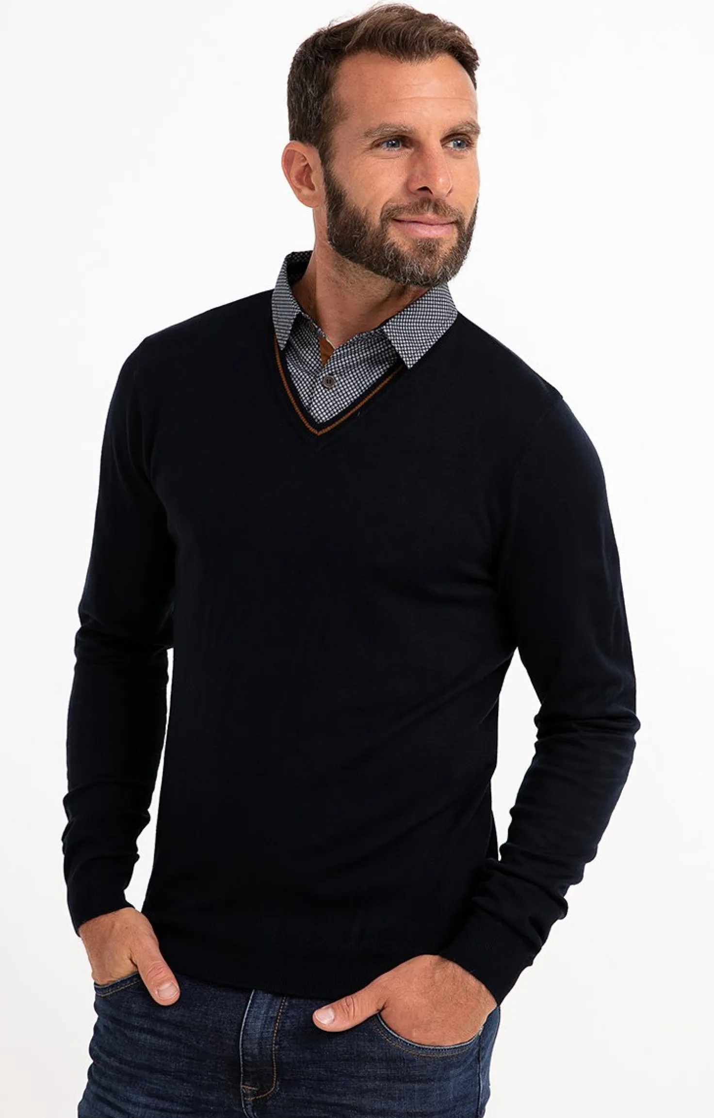 Armand Thiery Pull uni col V avec chemise - Marine Outlet