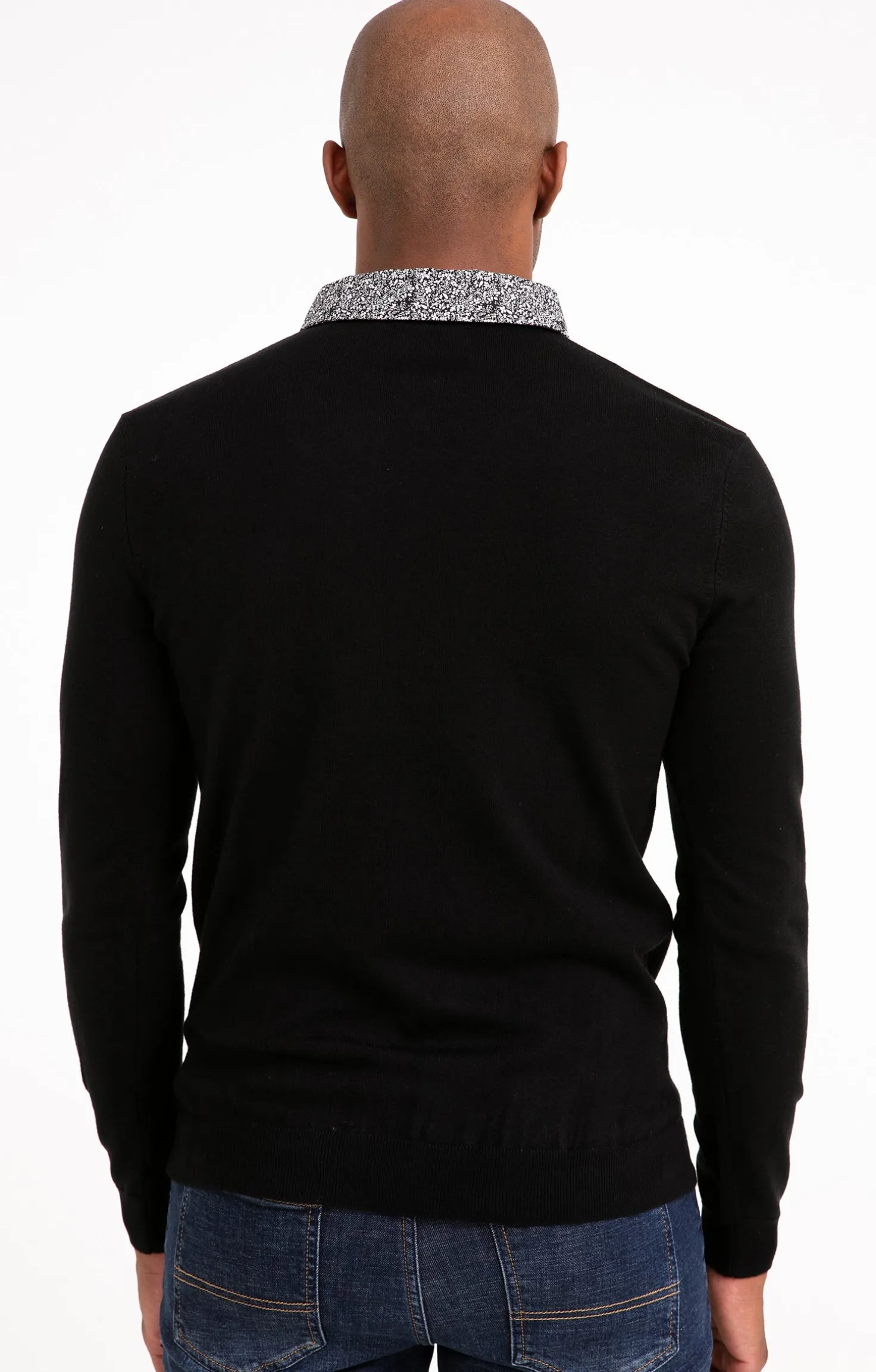 Armand Thiery Pull uni col V avec chemise - Noir Store